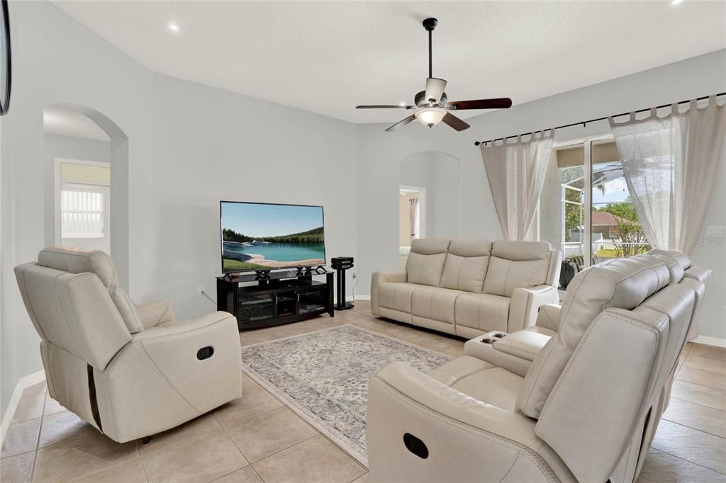 Active With Contract: $475,000 (4 beds, 3 baths, 2331 Square Feet)