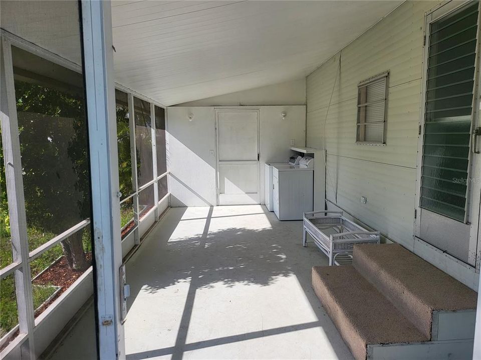 Active With Contract: $114,900 (1 beds, 1 baths, 420 Square Feet)