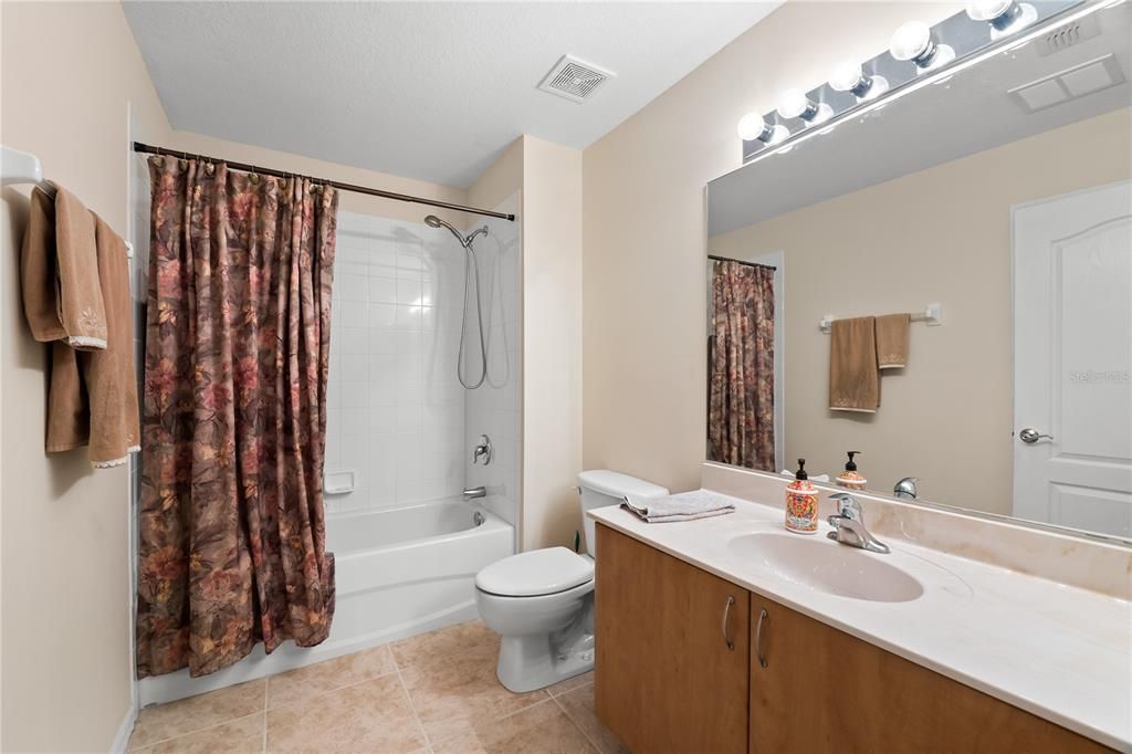 待售: $320,000 (3 贝兹, 2 浴室, 1784 平方英尺)