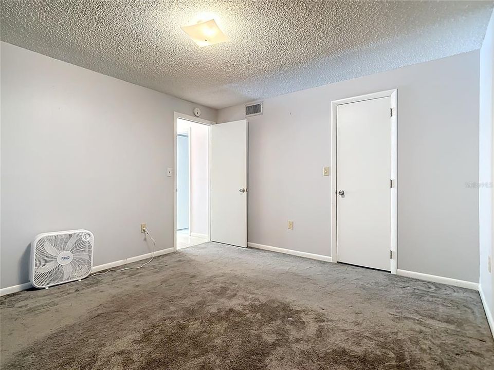 For Sale: $199,900 (2 beds, 2 baths, 1280 Square Feet)