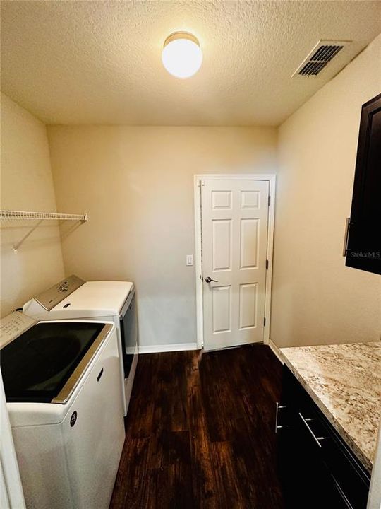 For Rent: $2,050 (3 beds, 2 baths, 1542 Square Feet)