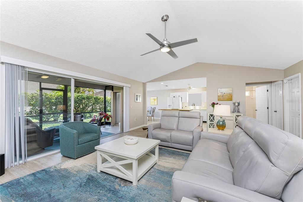 Recently Sold: $315,000 (2 beds, 2 baths, 1588 Square Feet)