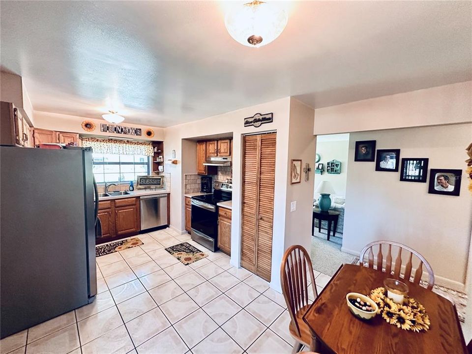 SPACIOUS KITCHEN WITH NEW STAINLESS APPLIANCES