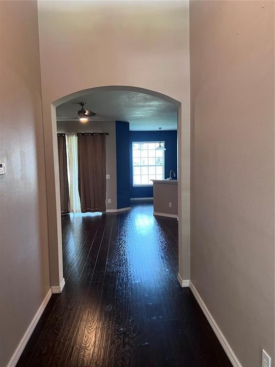 Recently Rented: $2,300 (3 beds, 2 baths, 1549 Square Feet)