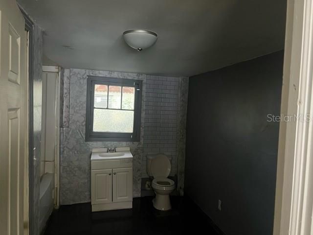 Recently Rented: $975 (3 beds, 1 baths, 814 Square Feet)
