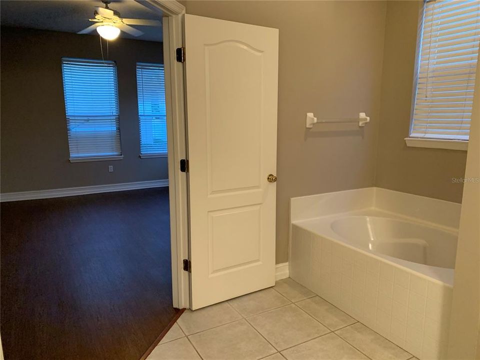 Недавно арендовано: $2,400 (4 спален, 2 ванн, 2051 Квадратных фут)