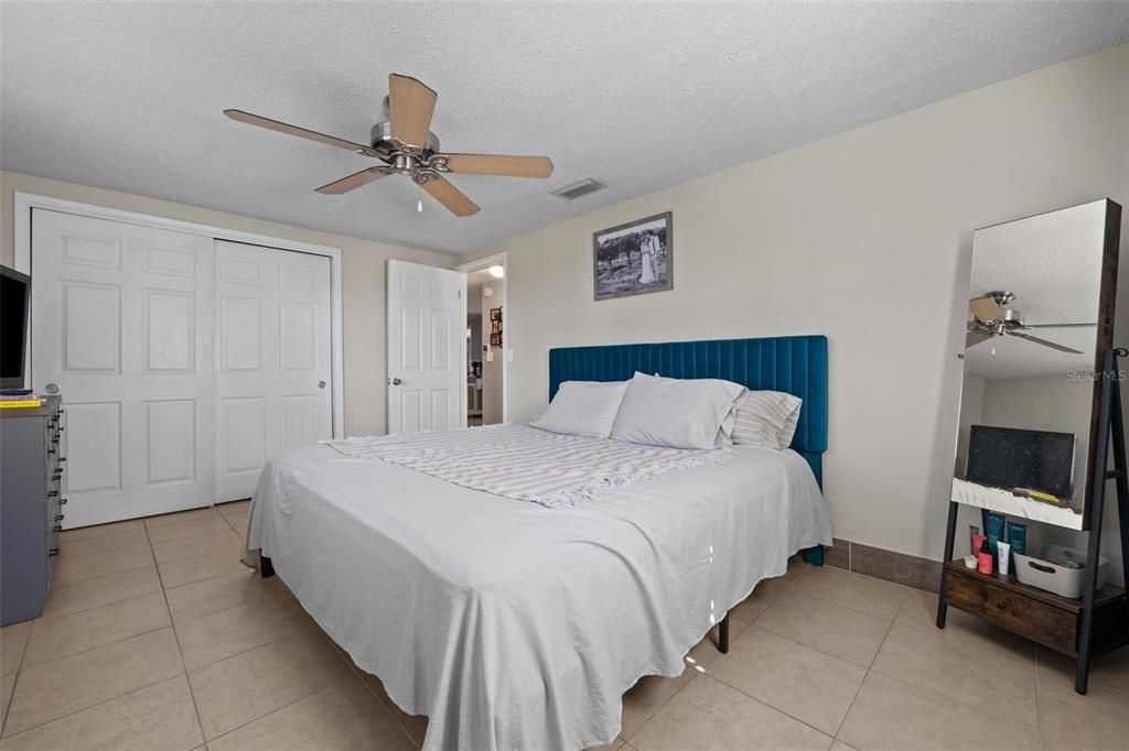Active With Contract: $294,000 (3 beds, 2 baths, 1216 Square Feet)