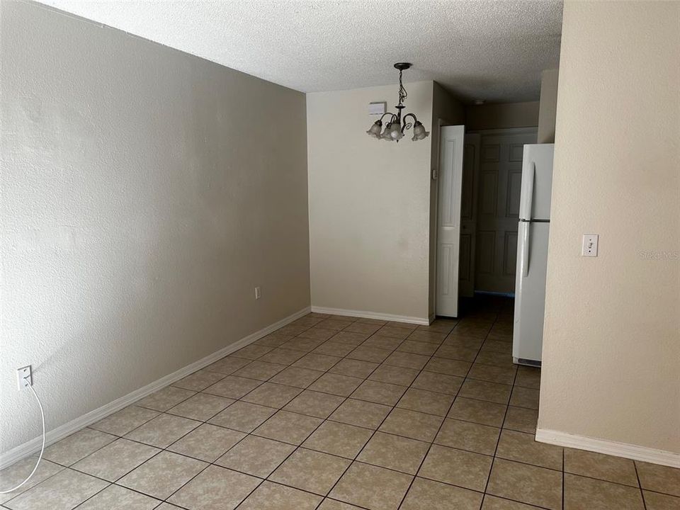 For Rent: $1,195 (1 beds, 1 baths, 3024 Square Feet)
