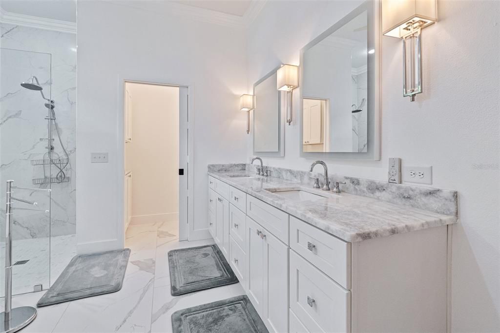 Active With Contract: $3,500 (3 beds, 3 baths, 2275 Square Feet)