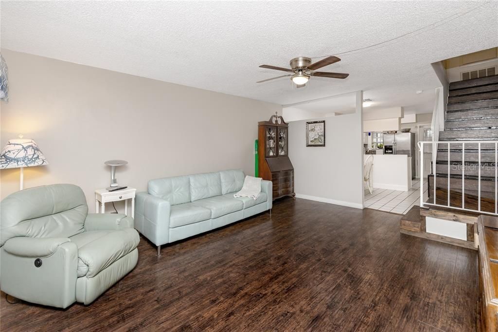 Recently Rented: $1,950 (2 beds, 2 baths, 1081 Square Feet)