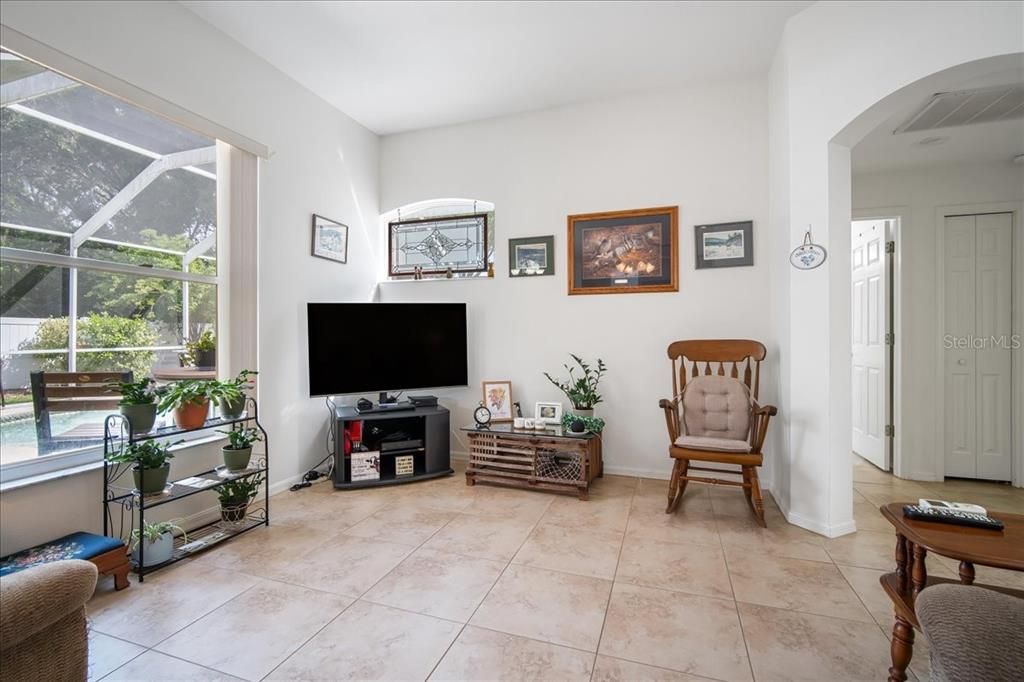 Active With Contract: $525,000 (4 beds, 2 baths, 2074 Square Feet)
