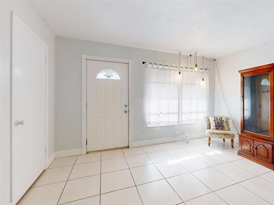 Recently Sold: $295,000 (3 beds, 2 baths, 1311 Square Feet)