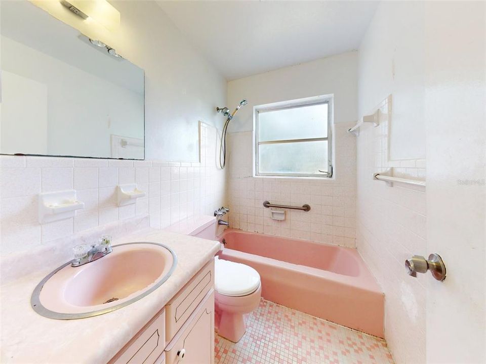 最近售出: $295,000 (3 贝兹, 2 浴室, 1311 平方英尺)