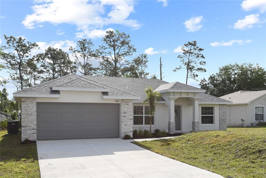Recently Sold: $320,000 (3 beds, 2 baths, 1408 Square Feet)