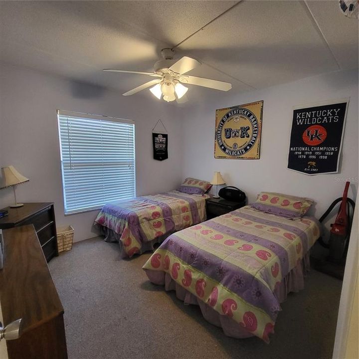 For Sale: $180,000 (2 beds, 1 baths, 872 Square Feet)