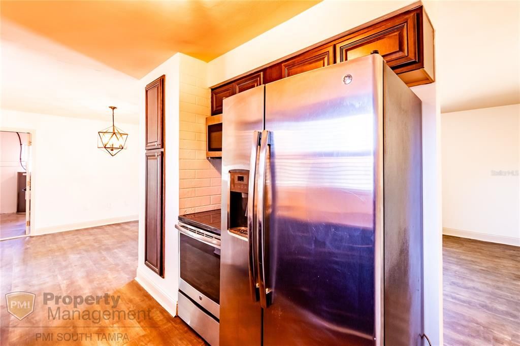 Recently Rented: $2,500 (2 beds, 1 baths, 1241 Square Feet)