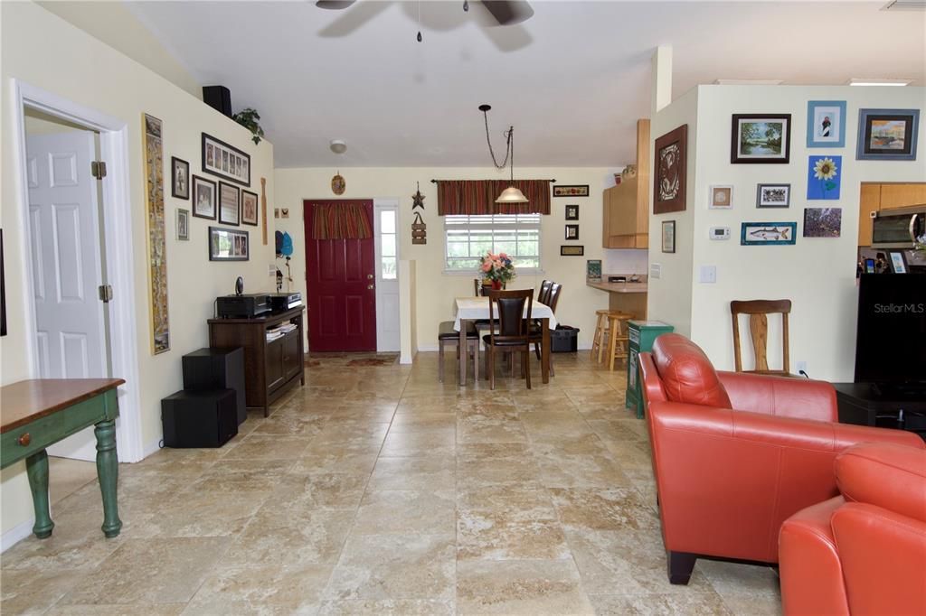 Recently Sold: $549,000 (3 beds, 2 baths, 1512 Square Feet)