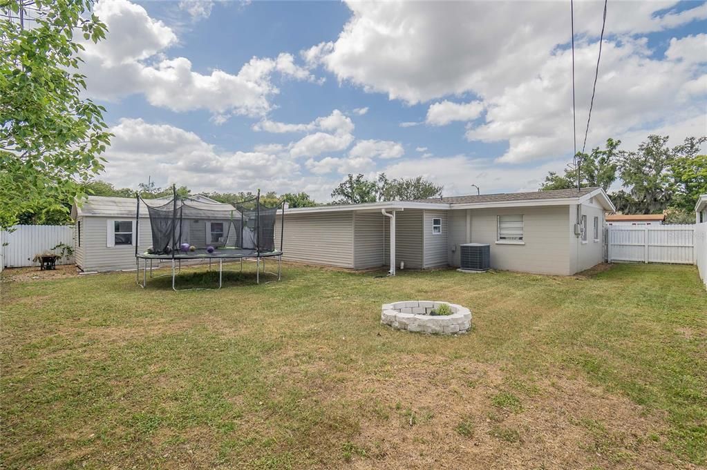 Recently Sold: $285,000 (4 beds, 2 baths, 1399 Square Feet)