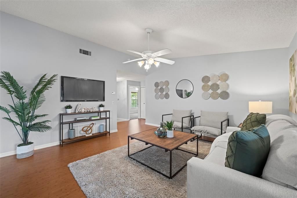 Active With Contract: $340,000 (2 beds, 2 baths, 1350 Square Feet)