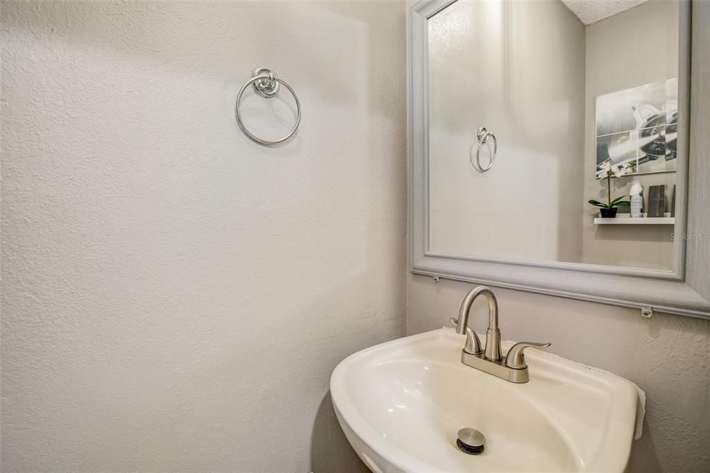 待售: $260,000 (2 贝兹, 2 浴室, 1261 平方英尺)