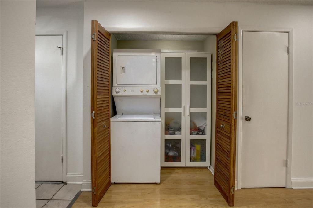 For Sale: $260,000 (2 beds, 2 baths, 1261 Square Feet)