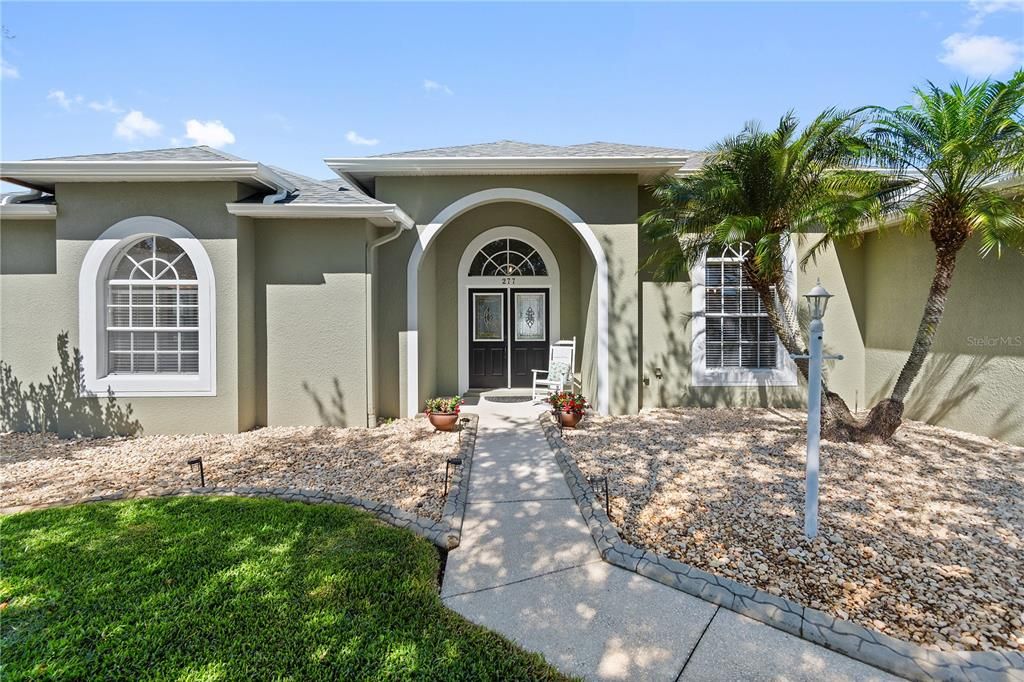 Active With Contract: $459,500 (3 beds, 3 baths, 2367 Square Feet)