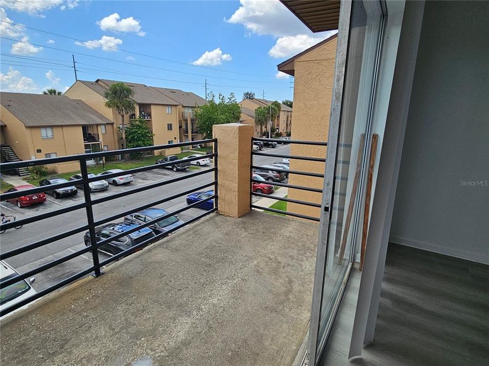 For Sale: $179,999 (2 beds, 2 baths, 934 Square Feet)