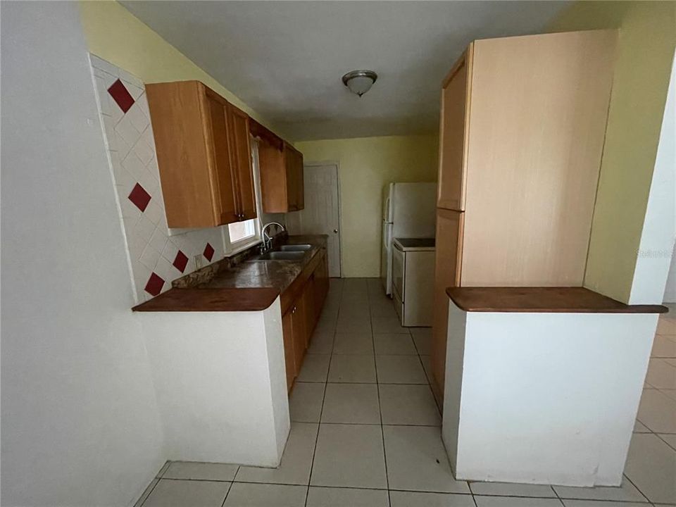 Activo con contrato: $229,000 (2 camas, 1 baños, 832 Pies cuadrados)