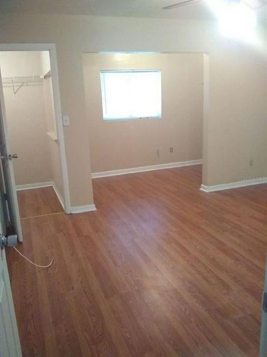 Active With Contract: $124,900 (2 beds, 1 baths, 1188 Square Feet)