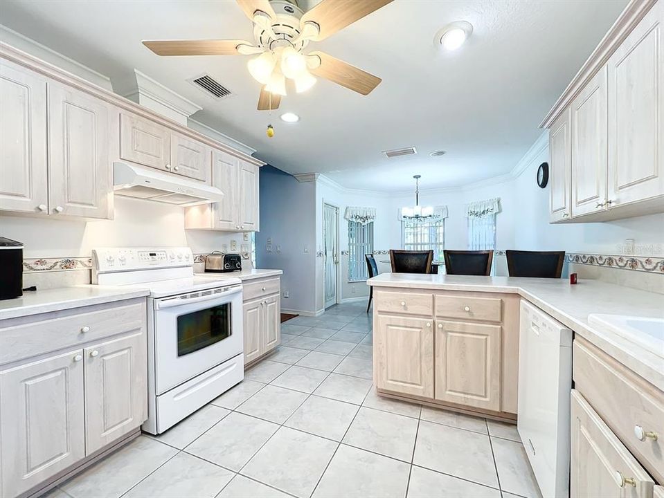For Sale: $369,999 (3 beds, 2 baths, 1704 Square Feet)