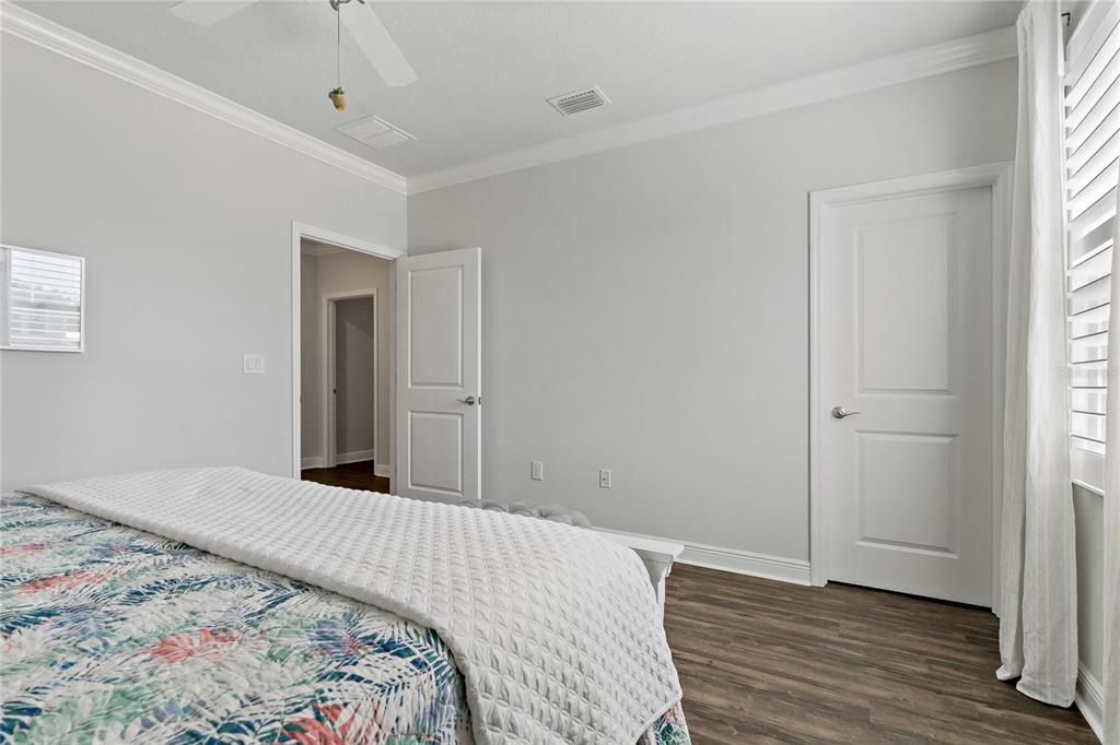 WALK IN CLOSETS IN ALL BEDROOMS!