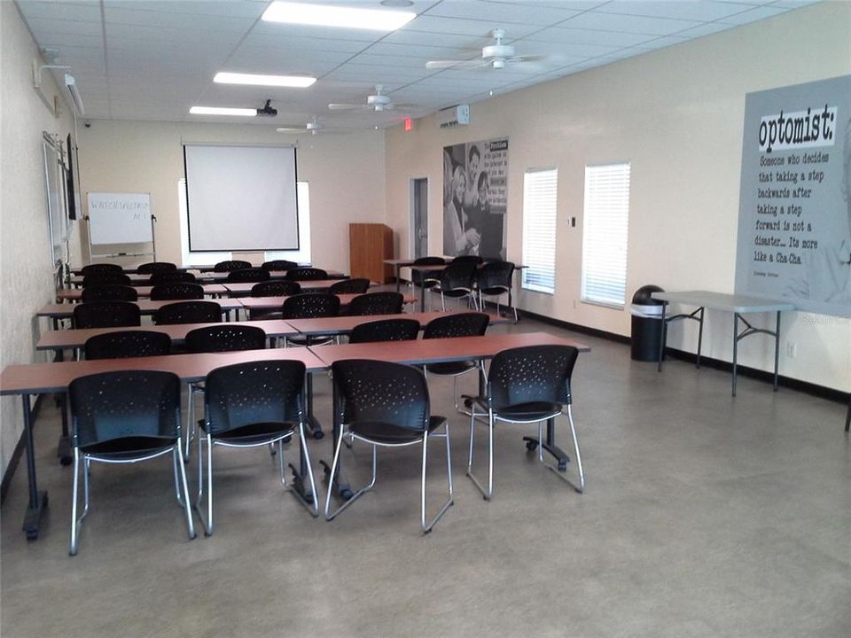 Seminar room can be reserved.