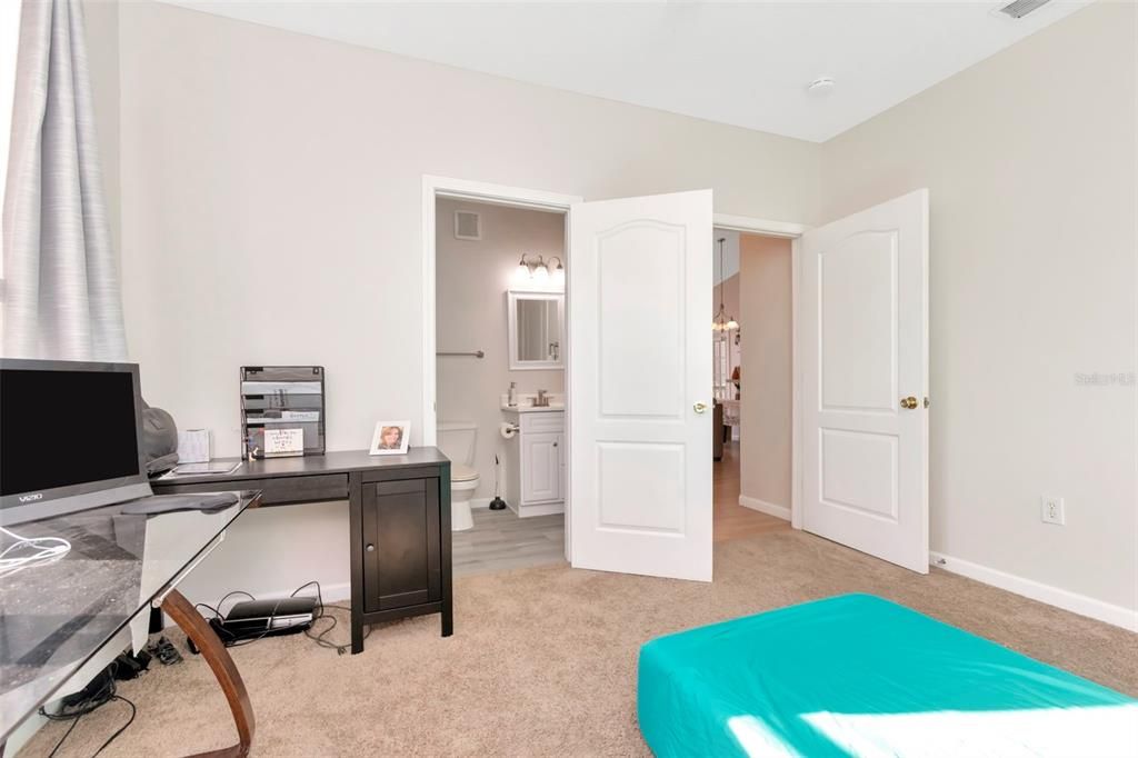For Sale: $204,000 (2 beds, 2 baths, 1175 Square Feet)