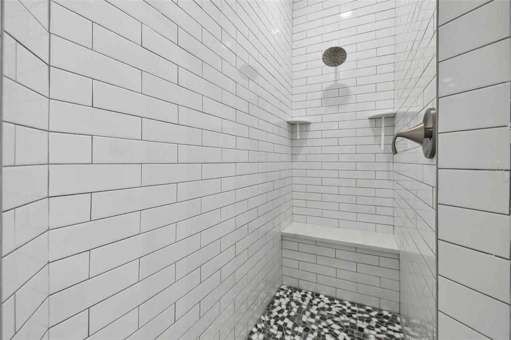 最近售出: $375,000 (3 贝兹, 2 浴室, 1416 平方英尺)