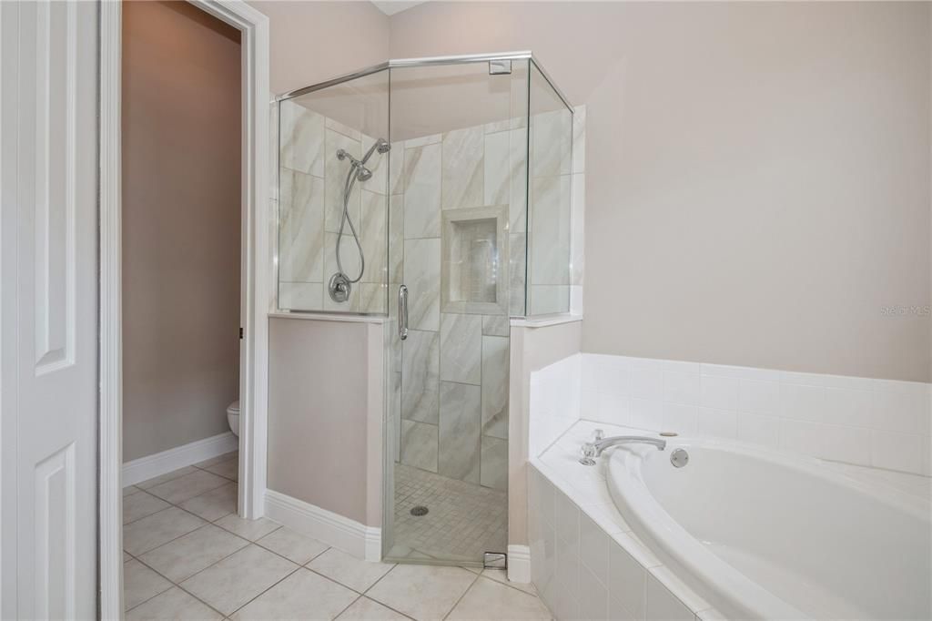 最近售出: $400,000 (3 贝兹, 2 浴室, 1804 平方英尺)