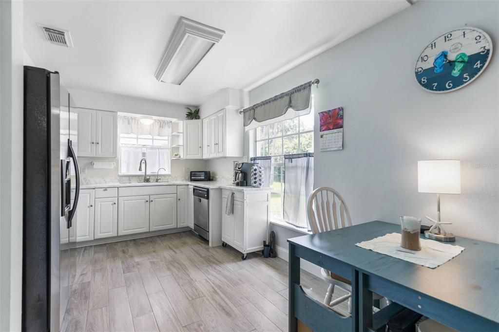 Active With Contract: $269,500 (3 beds, 2 baths, 1202 Square Feet)