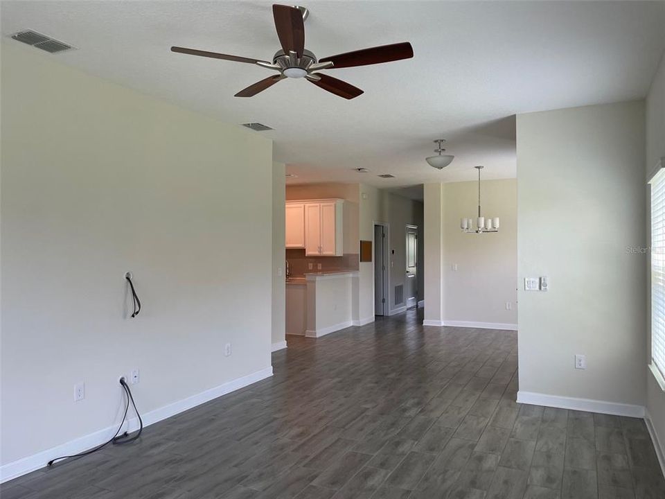 Active With Contract: $300,000 (2 beds, 2 baths, 1505 Square Feet)
