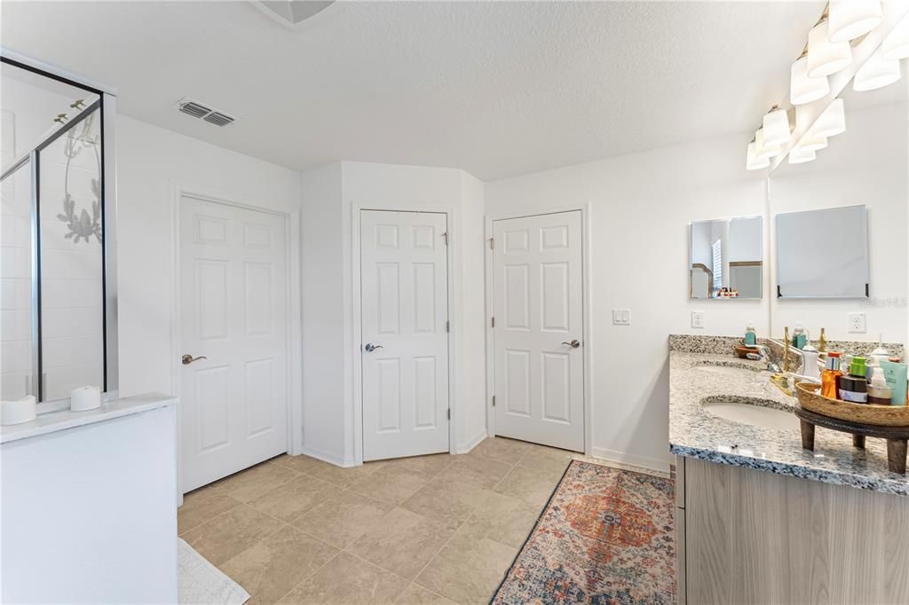 For Sale: $599,990 (4 beds, 2 baths, 2726 Square Feet)