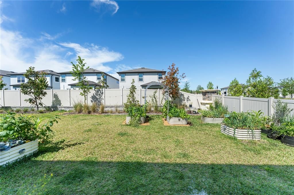 For Sale: $599,990 (4 beds, 2 baths, 2726 Square Feet)