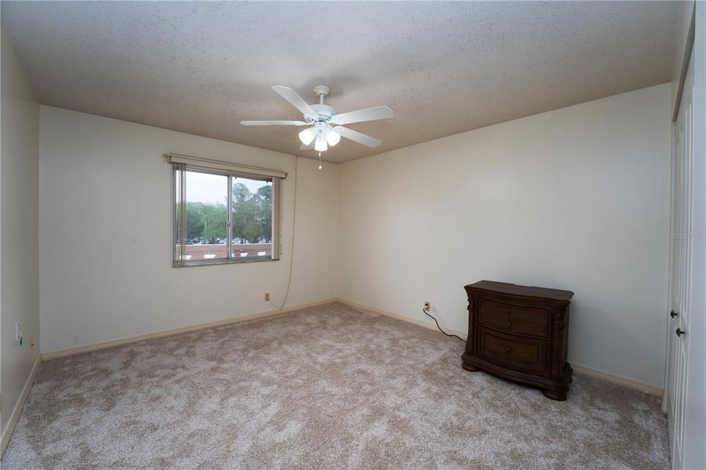 For Sale: $142,000 (2 beds, 2 baths, 1347 Square Feet)