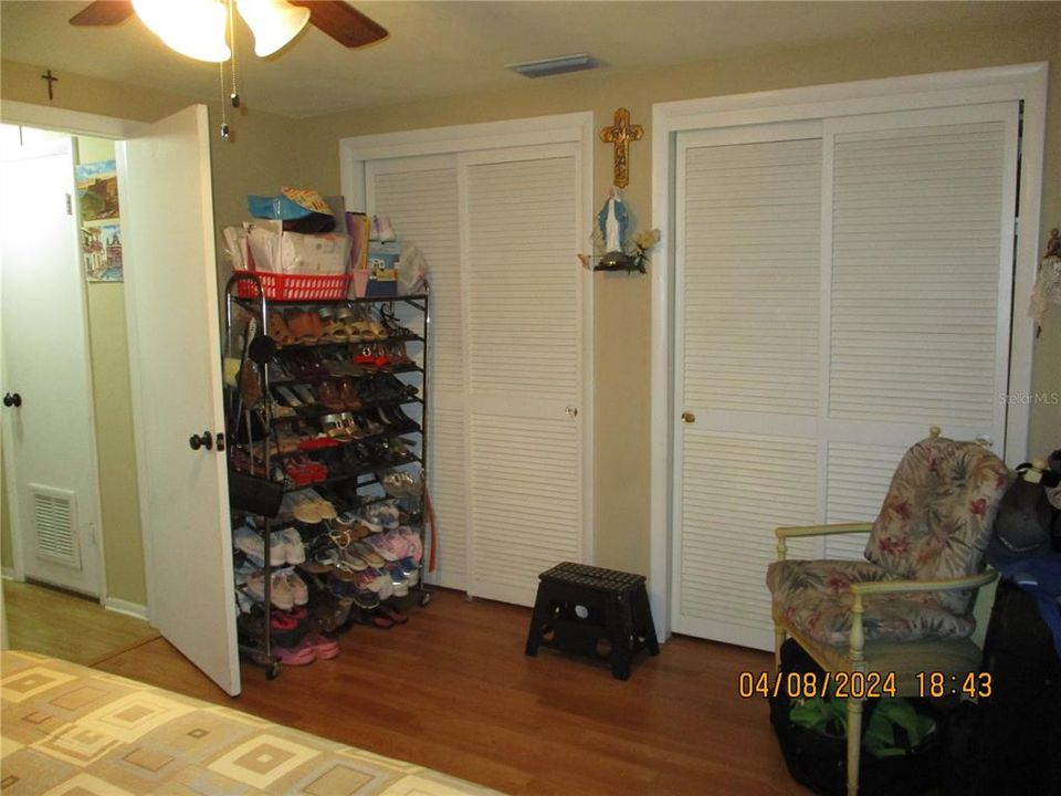 For Sale: $99,000 (1 beds, 1 baths, 624 Square Feet)