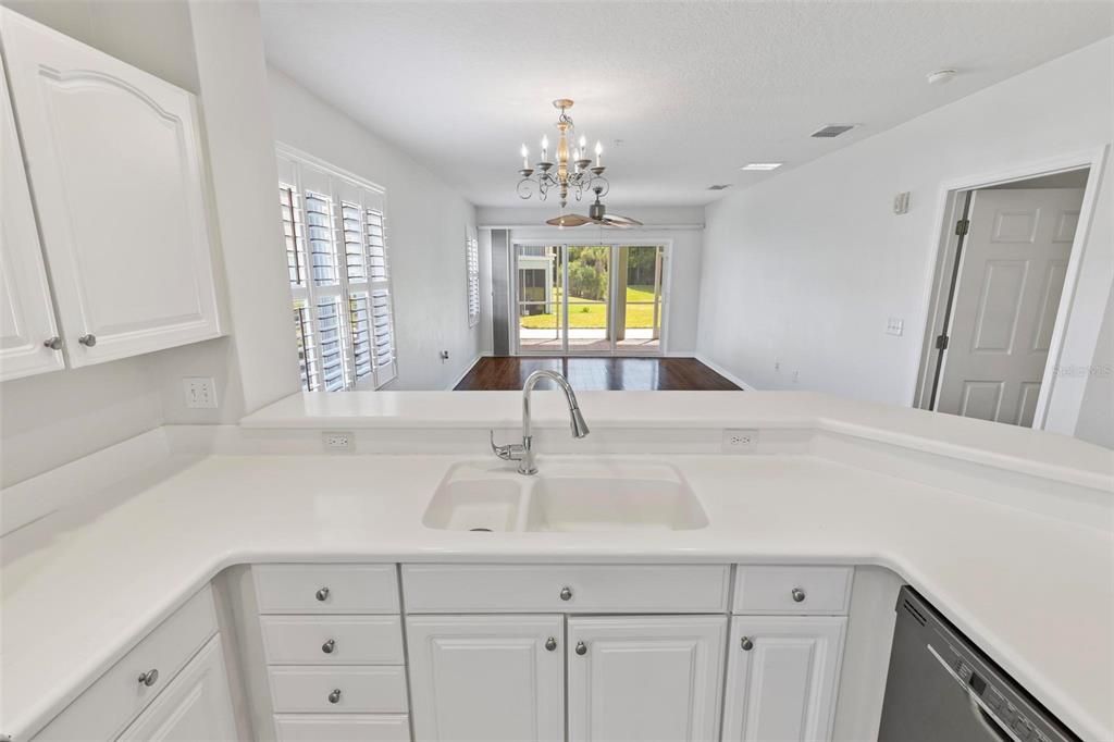 For Sale: $334,900 (3 beds, 2 baths, 1712 Square Feet)