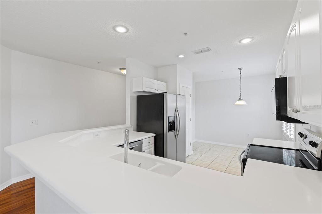 For Sale: $334,900 (3 beds, 2 baths, 1712 Square Feet)