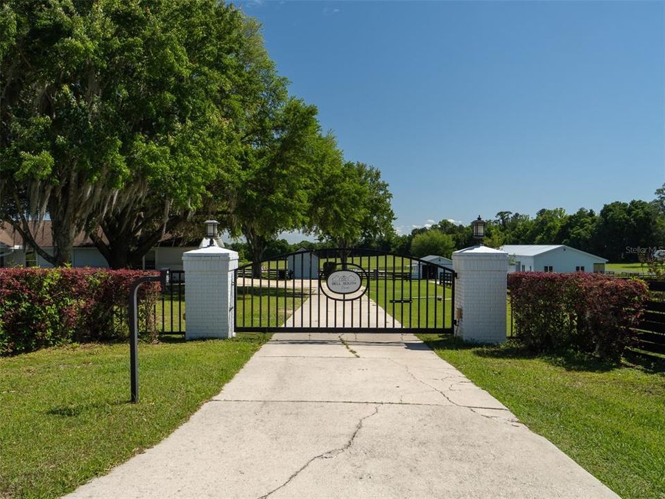 For Sale: $2,875,000 (3 beds, 3 baths, 2397 Square Feet)