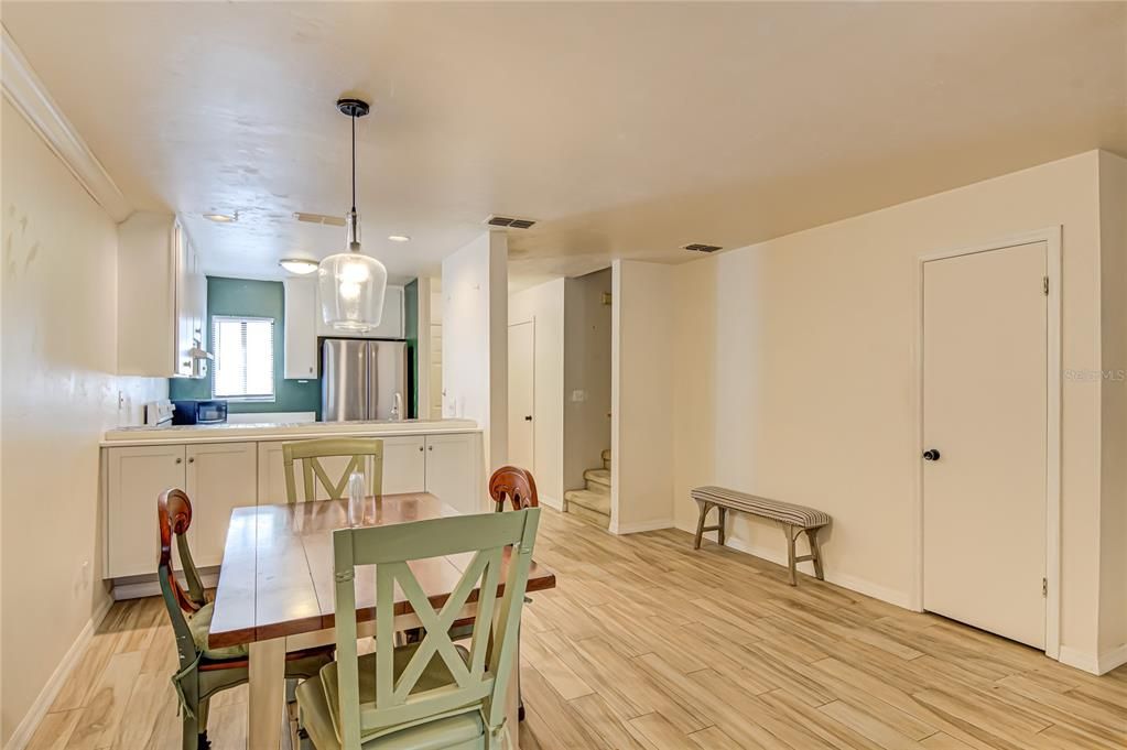 Active With Contract: $225,000 (2 beds, 2 baths, 1248 Square Feet)