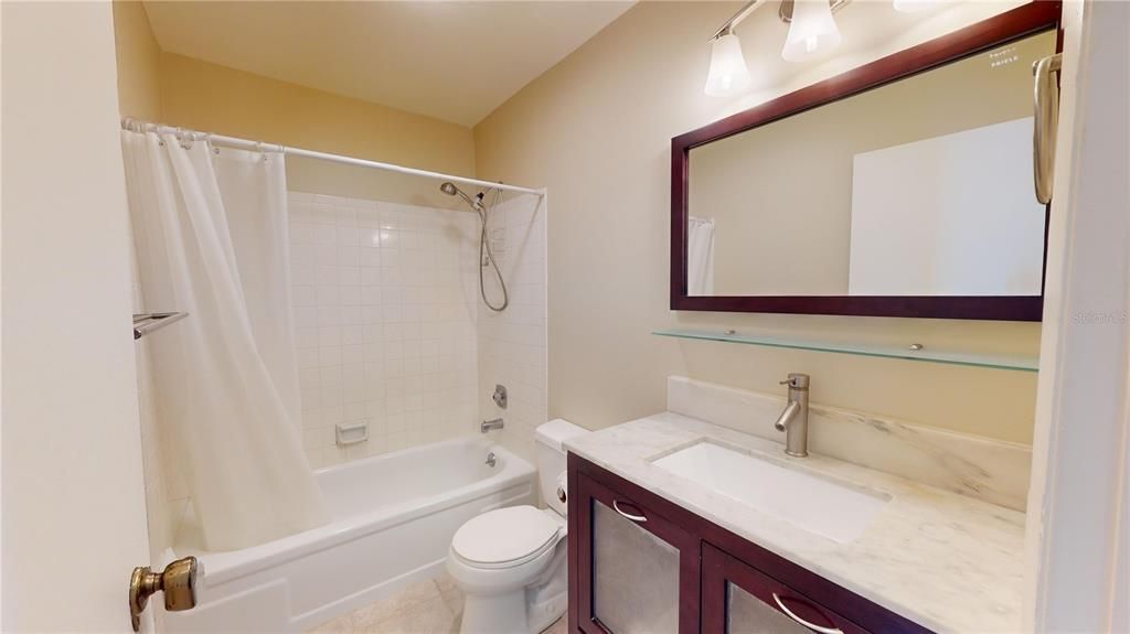 For Sale: $324,900 (2 beds, 2 baths, 1180 Square Feet)