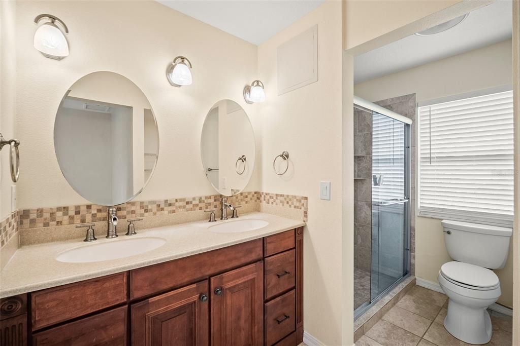 Active With Contract: $419,900 (2 beds, 2 baths, 1269 Square Feet)