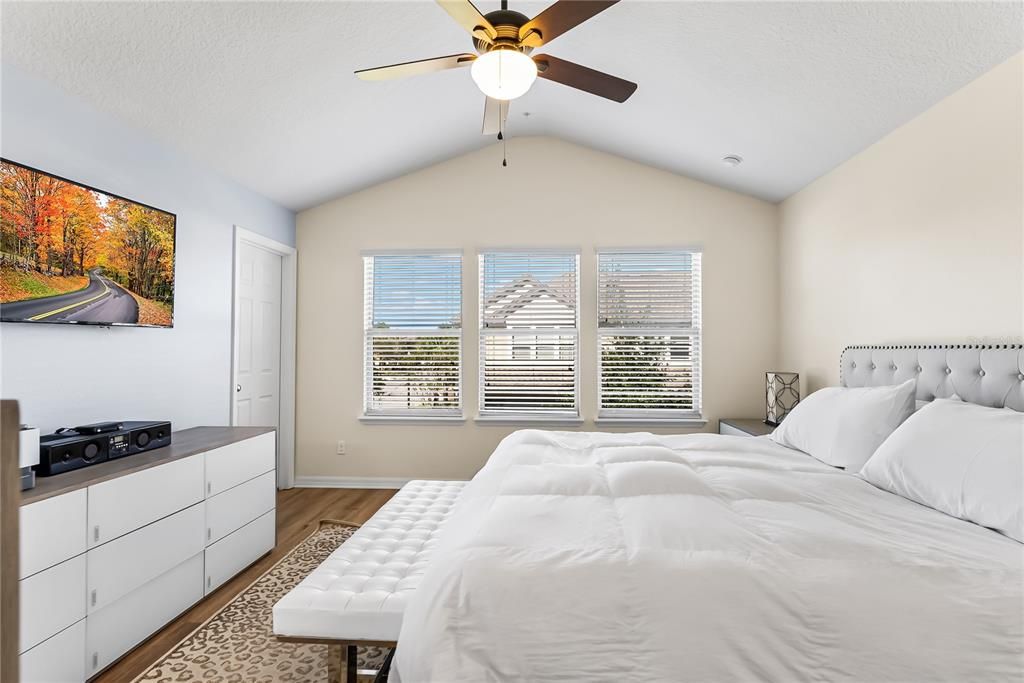 Active With Contract: $369,000 (3 beds, 2 baths, 1619 Square Feet)