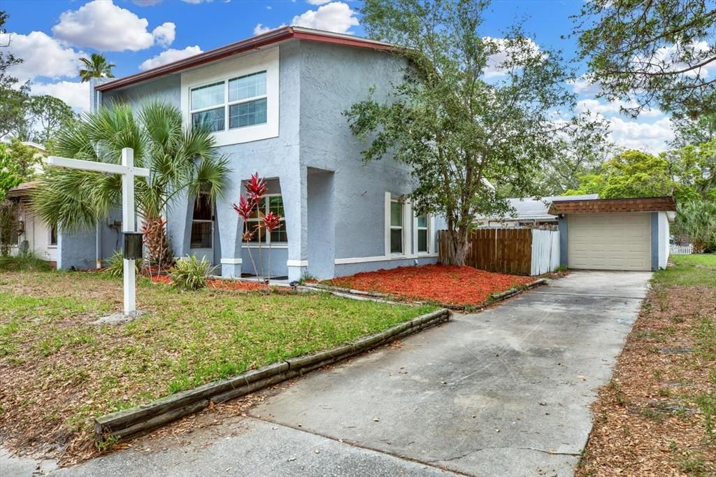 Recently Sold: $330,000 (3 beds, 1 baths, 1444 Square Feet)