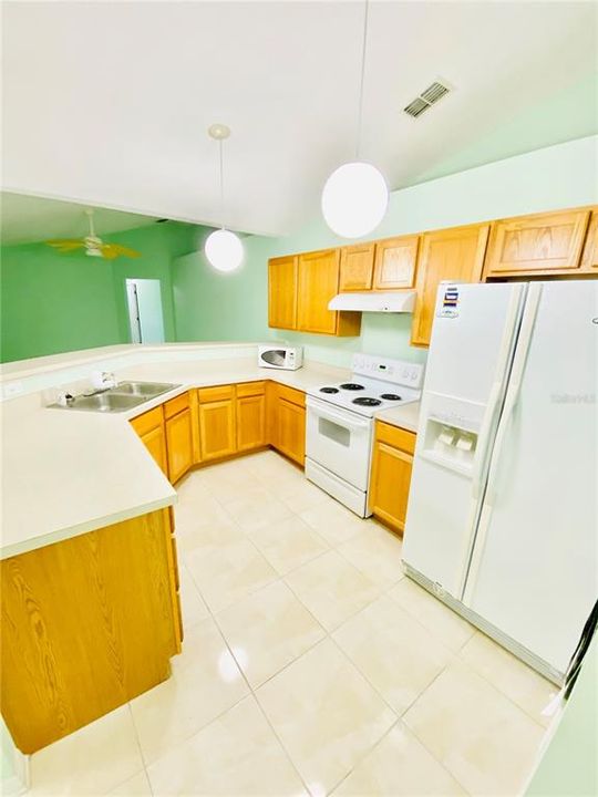 For Rent: $1,990 (4 beds, 2 baths, 1750 Square Feet)